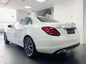 Bán ô tô Mercedes C200 đời 2019, màu trắng, xe gia đình