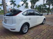 Bán Ford Focus sản xuất 2010, màu trắng số tự động 