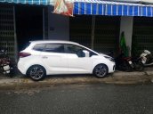 Bán Kia Rondo sản xuất năm 2017, màu trắng, giá chỉ 570 triệu