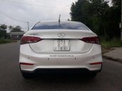 Cần bán xe Hyundai Accent AT năm sản xuất 2019, màu trắng, nhập khẩu