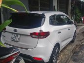 Bán Kia Rondo sản xuất năm 2017, màu trắng, giá chỉ 570 triệu