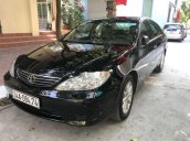 Cần bán gấp Toyota Camry sản xuất 2004, màu đen