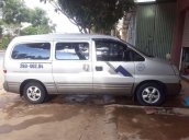 Cần bán lại xe Hyundai Starex đời 2004, xe nhập chính hãng