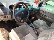 Cần bán gấp Toyota Fortuner đời 2009, màu bạc xe gia đình