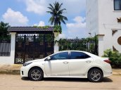 Cần bán nhanh Toyota Corolla Altis 1.8 đời 2017, xe chạy ít, còn đẹp