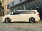 Bán xe Toyota Sienna phiên bản Limited sx 2019 chạy siêu lướt 6500km, em Huân 0983042283