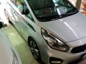 Cần bán gấp Kia Rondo năm sản xuất 2017, xe nhập, giá tốt