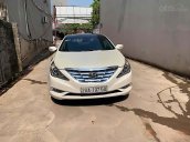 Bán Hyundai Sonata sản xuất năm 2011, màu trắng, nhập khẩu Hàn Quốc, ít sử dụng, giá cạnh tranh