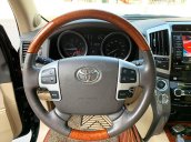 Cần bán xe Toyota Land Cruiser V8 5.7 đời 2015, màu đen, xe Mỹ