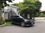 Cần bán xe Mercedes GLC300 4Matic AMG sản xuất 2016 xe gia đình dùng, màu đen