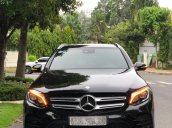 Cần bán xe Mercedes GLC300 4Matic AMG sản xuất 2016 xe gia đình dùng, màu đen