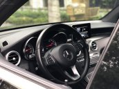 Cần bán xe Mercedes GLC300 4Matic AMG sản xuất 2016 xe gia đình dùng, màu đen