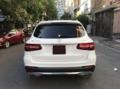 Bán Mercedes GLC250 4Matic đời 2016, màu trắng, nội thất nâu cực hiếm