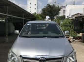 Cần bán xe cũ Toyota Innova sản xuất năm 2014, màu bạc, chính chủ