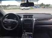 Cần bán Toyota Camry 2017, màu trắng, giá tốt