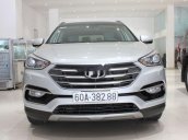 Bán xe Hyundai Santa Fe đời 2017, màu bạc, giá tốt