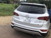 Cần bán lại xe Hyundai Santa Fe 2.2L 4WD năm sản xuất 2017, màu bạc chính chủ, giá chỉ 990 triệu