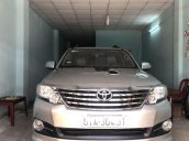 Bán Toyota Fortuner năm 2016, màu bạc xe gia đình