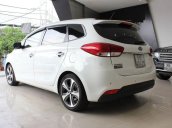 Bán lại xe Kia Rondo 2.0 GATH đời 2016, màu trắng, biển TP HCM