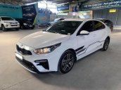 Bán xe Kia Cerato form mới, sản xuất năm 2018, đăng ký 2019, số sàn, màu trắng, 538 triệu