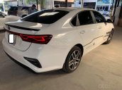 Bán xe Kia Cerato form mới, sản xuất năm 2018, đăng ký 2019, số sàn, màu trắng, 538 triệu