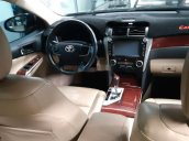 Bán xe Toyota Camry 2.0E năm 2014, màu đen chính chủ