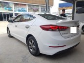 Hãng bán Hyundai Elantra GLS 1.6MT, đời 2016, màu trắng, xe gia đình