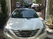 Cần bán Hyundai Sonata sản xuất năm 2012, màu trắng, nhập khẩu