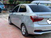 Bán Hyundai Grand i10 đời 2017, màu bạc, chính chủ, giá tốt