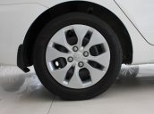 Cần bán xe Hyundai Grand i10 1.2 MT, năm 2018, màu trắng, giá 335tr