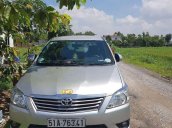 Cần bán gấp Toyota Innova đời 2014, màu bạc, đầy đủ đồ chơi