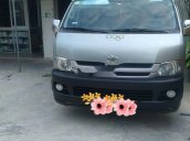 Cần bán lại xe Toyota Hiace năm sản xuất 2010