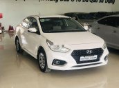 Bán xe Hyundai Accent sản xuất năm 2019, màu trắng số sàn, lướt siêu mới