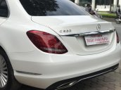 Mercedes Benz Exclusive C250 đời 2016, màu trắng nội thất kem tuyệt đẹp