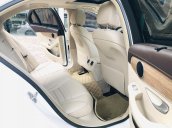 Mercedes Benz Exclusive C250 đời 2016, màu trắng nội thất kem tuyệt đẹp