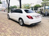 Mercedes Benz Exclusive C250 đời 2016, màu trắng nội thất kem tuyệt đẹp