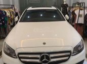 Cần bán Mercedes 250 năm sản xuất 2017, màu trắng, giá tốt