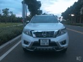 Cần bán gấp Nissan Navara AT đời 2017, màu trắng, xe nhập chính chủ, giá tốt