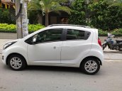 Cần bán Chevrolet Spark 1.2 LT 2017, màu trắng