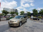 Cần bán xe Toyota Sienna LE 3.5 sản xuất 2008 màu vàng, nhập khẩu