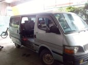 Cần bán gấp Toyota Hiace đời 2003, màu bạc xe gia đình giá cả hợp lý