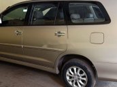 Cần bán gấp Toyota Innova 2015, màu vàng chính chủ, 590tr xe nguyên bản