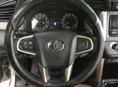 Cần bán xe Toyota Innova năm sản xuất 2017, màu bạc xe còn nguyên bản