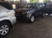 Bán Toyota Fortuner đời 2010, màu bạc số sàn xe nguyên bản