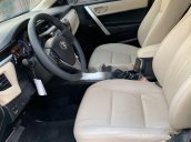 Cần bán gấp Toyota Camry 1.8GAT đời 2015, màu đen