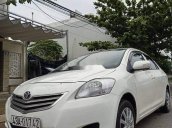 Cần bán gấp Toyota Vios sản xuất 2011, màu trắng xe gia đình, 235tr xe nguyên bản 