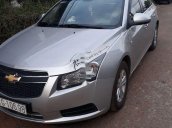 Cần bán gấp Chevrolet Cruze sản xuất 2010, màu bạc xe gia đình, giá chỉ 280 triệu còn nguyên bản