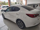 Cần bán gấp Mazda 2 sản xuất 2016, màu trắng chính chủ, giá 465tr xe nguyên bản