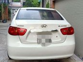Bán Hyundai Elantra đời 2011, màu trắng, nhập khẩu, xe gia đình