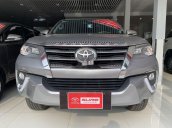 Bán Toyota Fortuner 4X2AT đời 2017, màu xám còn mới